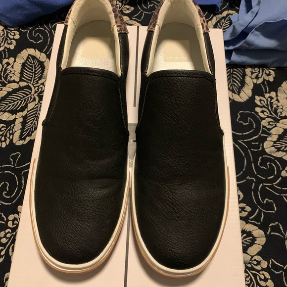 Dolce Vita Sneakers - Picture 2 of 4